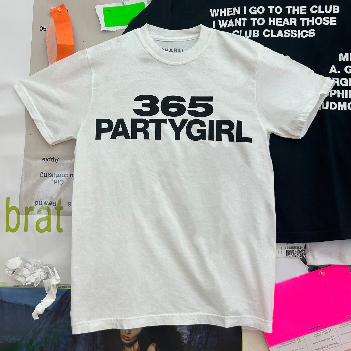 365 PARTYGIRL (tee)